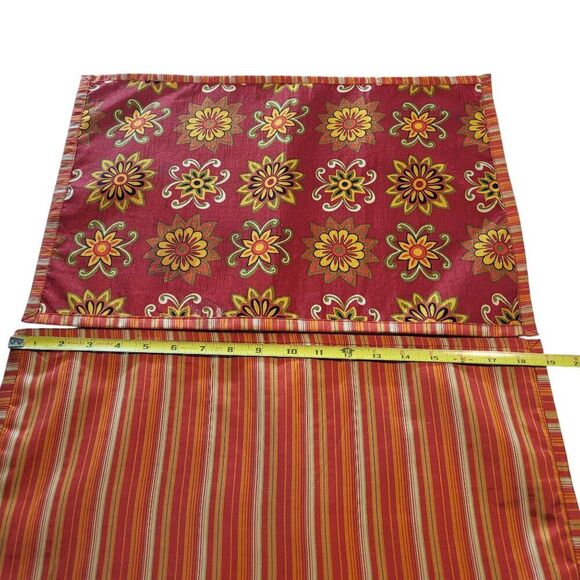 Pier 1 Estrella Set of 4 Reversible Rectangular Placemats | 18.75 x 12.5 in - Picture 7 of 12